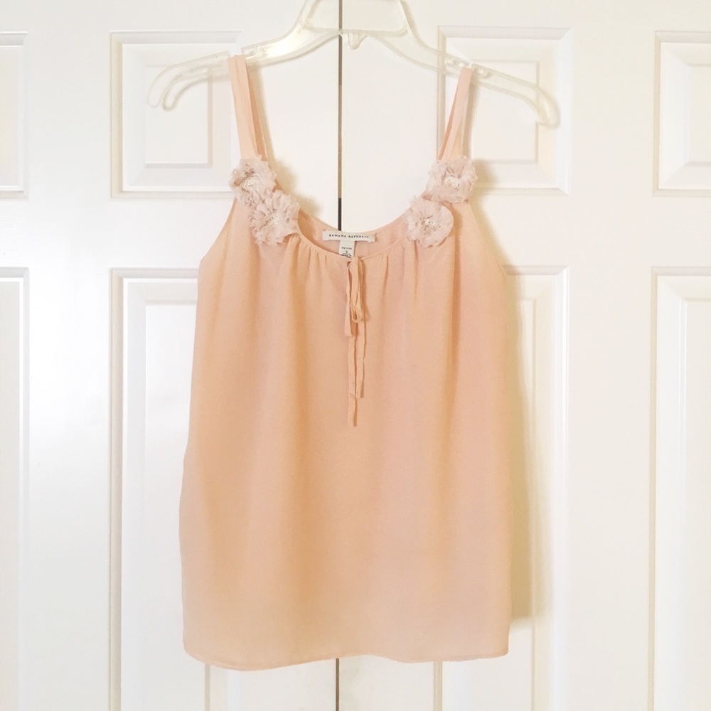 Banana Republic 100% silk pink camisole with roses. Size Women's Small EUC